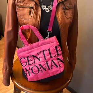 Fashionable shoulder bag